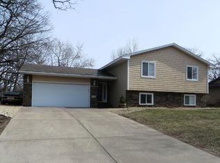 11222 Xenia Ave N, Champlin, MN 55316