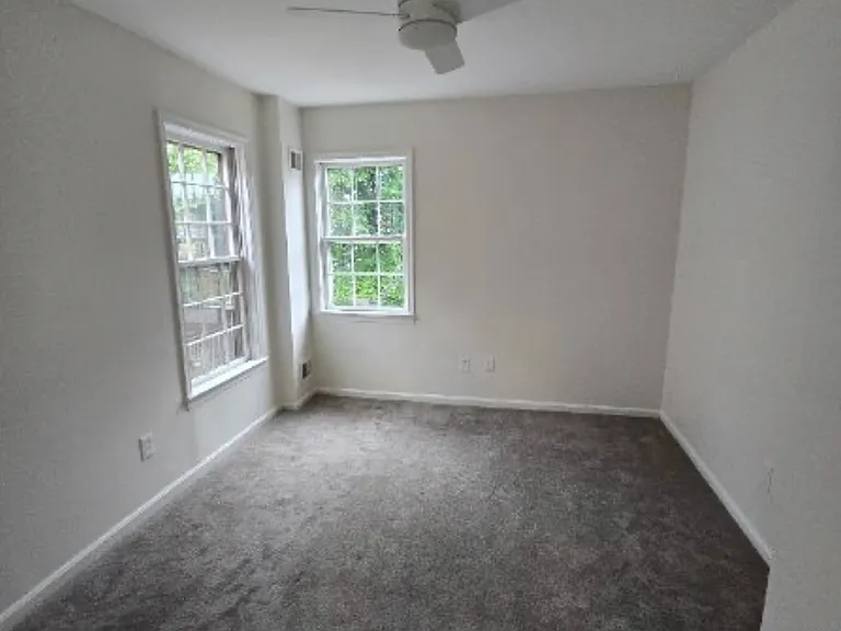 1110 K St SE — Photo 10