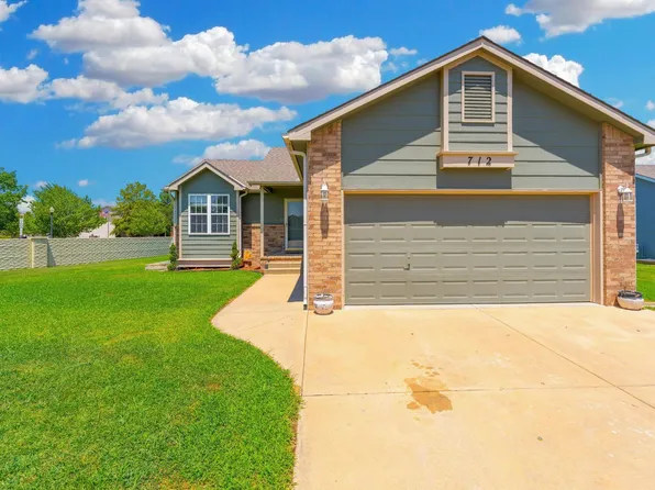 712 E Greenwood Ct, Haysville, KS 67060