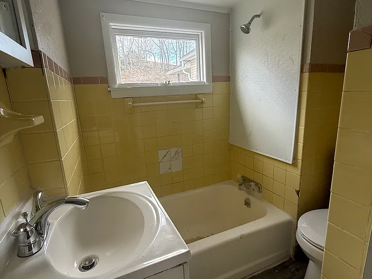 1201 Cedar Ave #2 — Photo 8