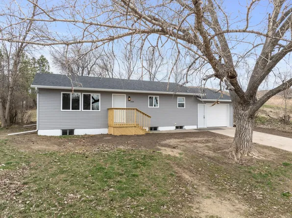 1309 7th Ave NE, Minot, ND 58703