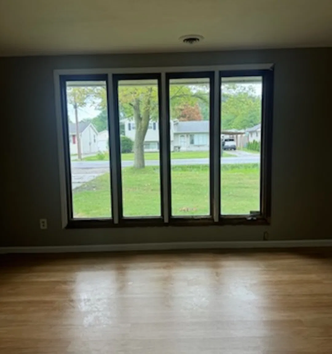 3 bed, 998 sqft, $1,570 — Photo 2