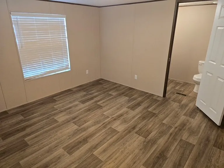 128 Lancelot Cir — Photo 8