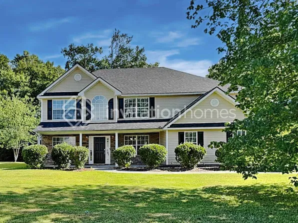 6000 Autumn Green Dr, Fairburn, GA 30213