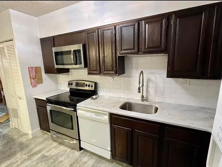 5500 Holmes Run Pkwy #217 — Photo 10