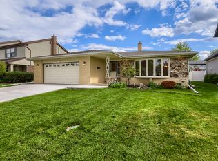 1305 E Ardyce Ln, Mount Prospect, IL 60056