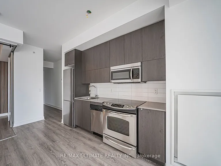 32 Camden St #906 — Photo 5