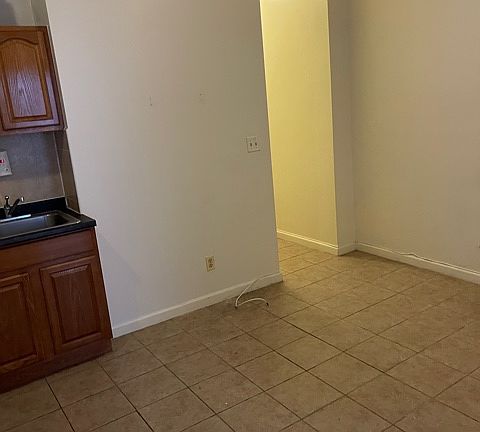 5th image of 230 E 29th St APT 2