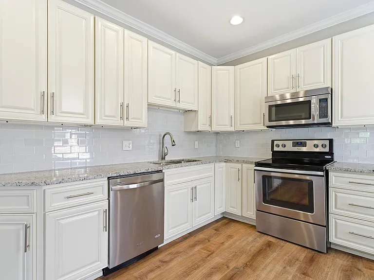 396 E Mithoff St — Photo 15