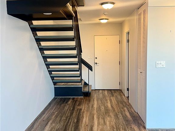 3rd image of 531 Esplanade APT 909
