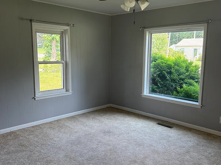 1302 W Church St — Photo 5