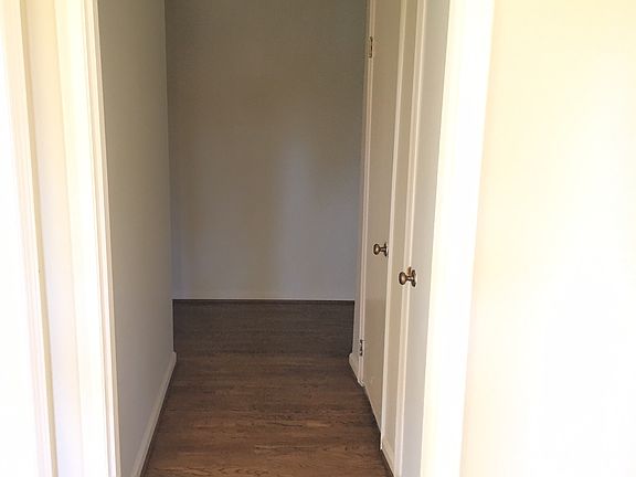 3rd image of 445 Shoshone Dr