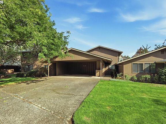2nd image of 2204 Ridgeway Dr