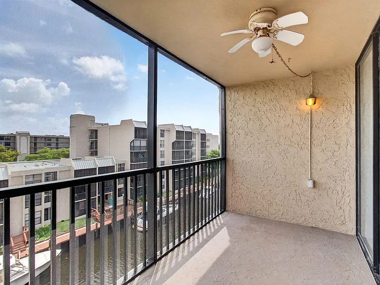 12 Royal Palm Way #501 — Photo 31