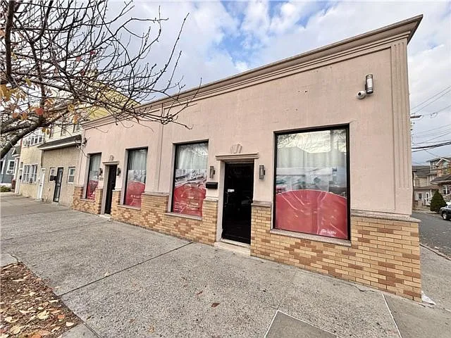 Studio, $6,000 — Photo 2