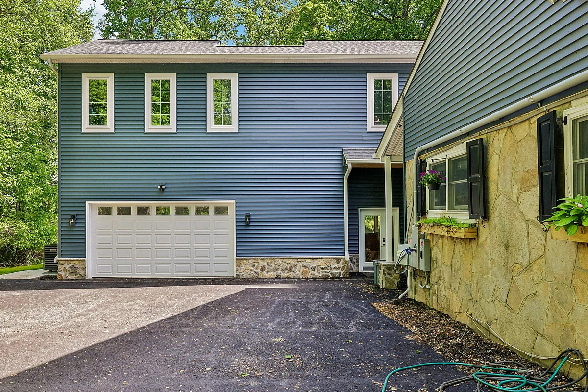 Building Photo - 4315 Pinetree Rd