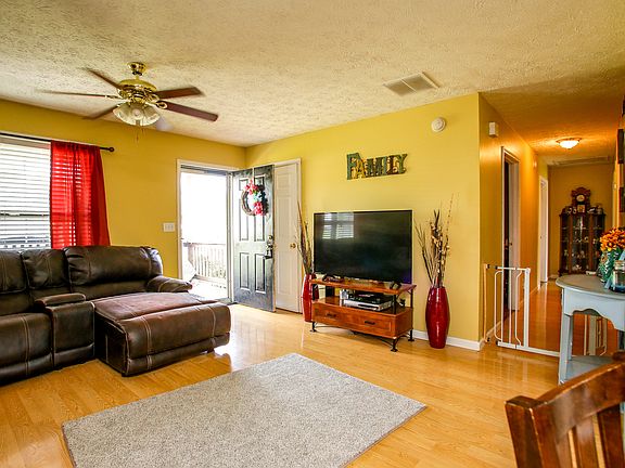 4th image of 157 Amber Ct