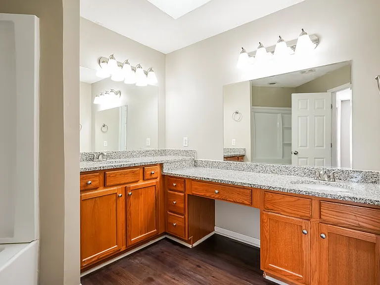 131 E Braxton Ln — Photo 12