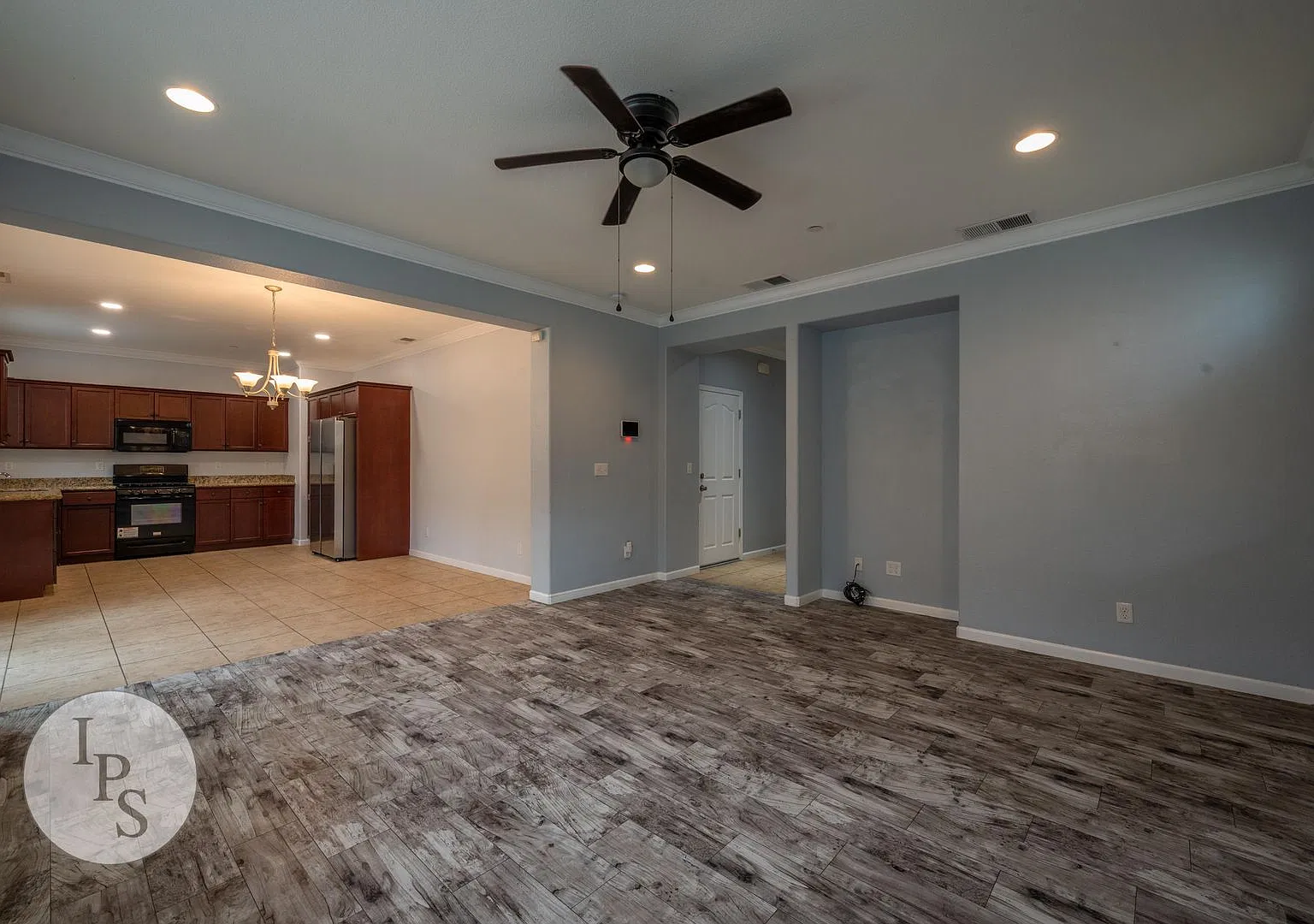 Fresno Eastside Home, 4BR/2.5BA, Built 2013 with attached two car garage — Photo 4