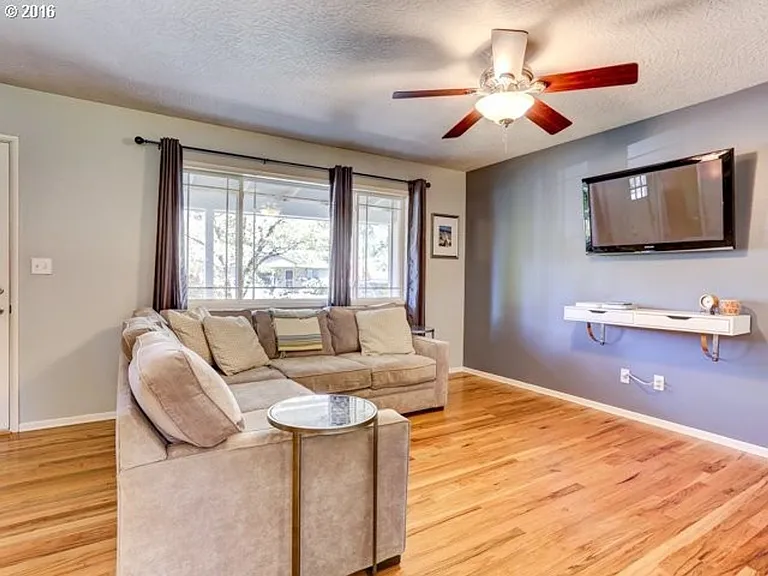 2520 SW Edgemoor Ave — Photo 5