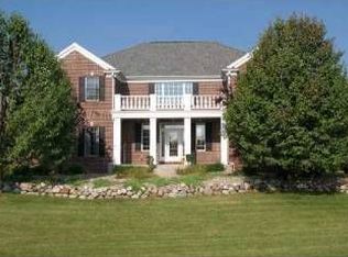 51195 Covington Shores Dr, Granger, IN 46530