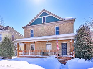 515 N 3rd St, Grand Forks, ND 58203