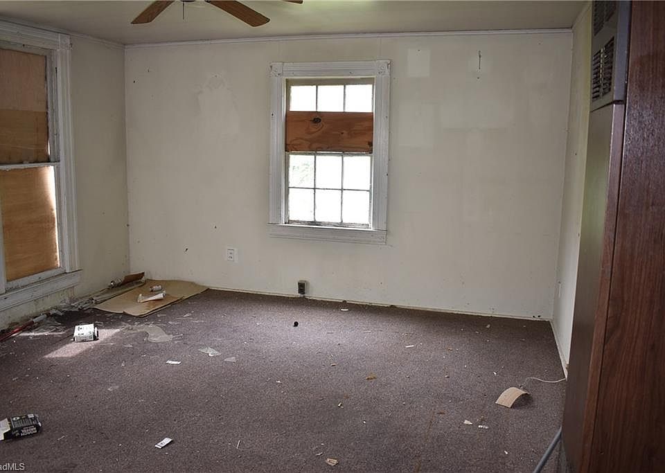2nd image of 811 Fulton St