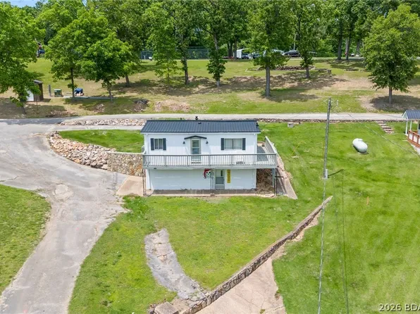 15905 Heartwell Ave, Gravois Mills, MO 65037