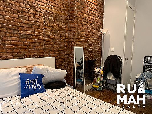 4th image of 293 Van Buren St #21