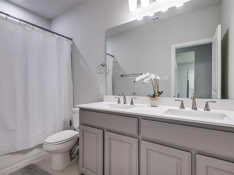 4013 Tamarack Ln — Photo 9