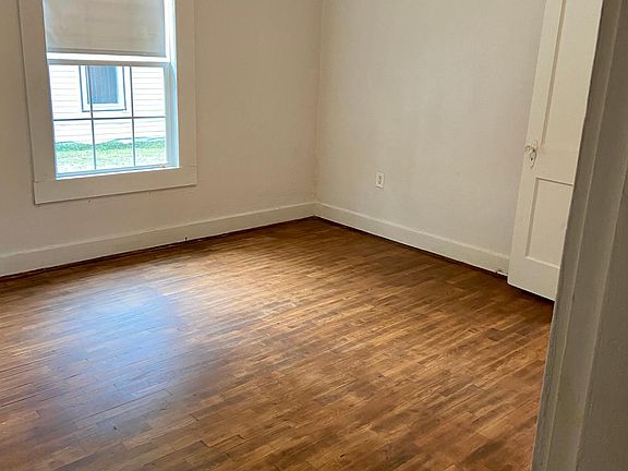 3rd image of 138 Pearl Ave