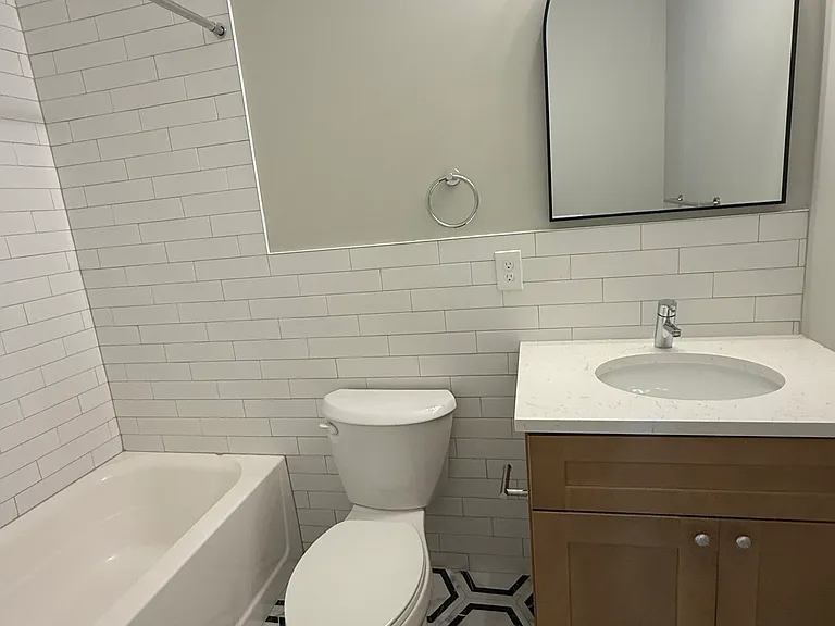 158-160 Oliver St #1 — Photo 10