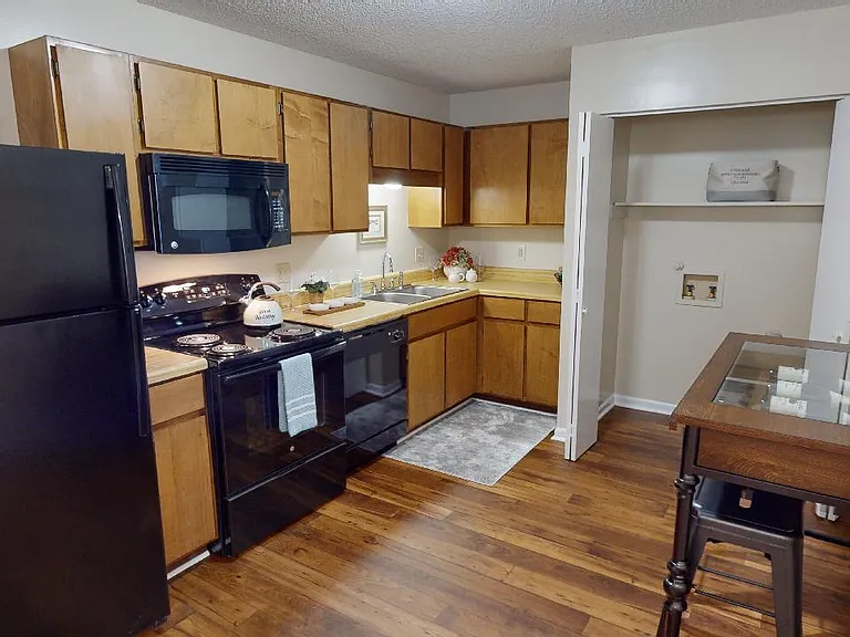 Aspen Village Apartment Homes — Photo 9