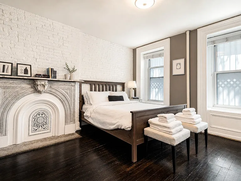 347 W 51st St #1 — Photo 2