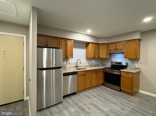 312 Meadow Woods Ln, Lawrenceville, NJ 08648