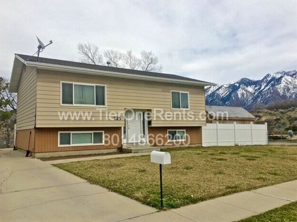 1115 E Larkspur Dr