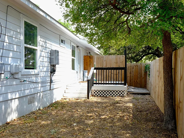 1401 Marcus Pl #B — Photo 35