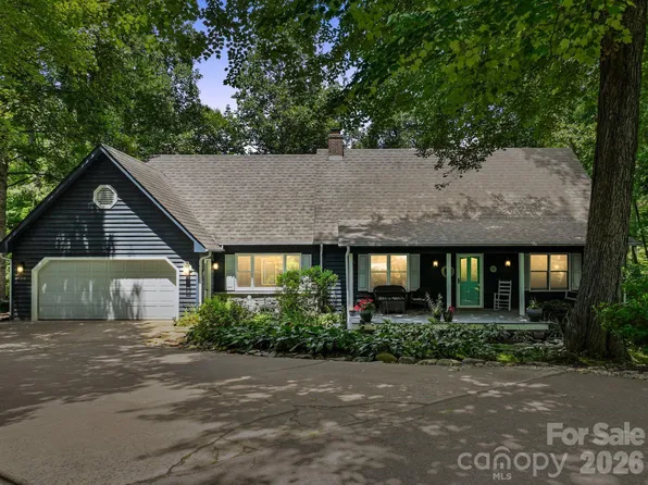 15 Forest Ridge Ln, Weaverville, NC 28787