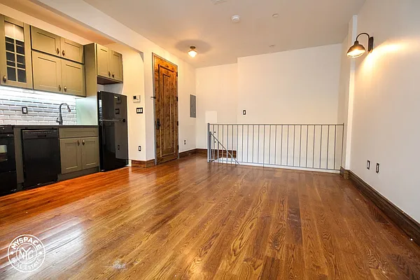 Rented by MySpaceNYC | media 2