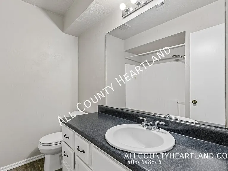 709 Stonecroft Cir — Photo 9