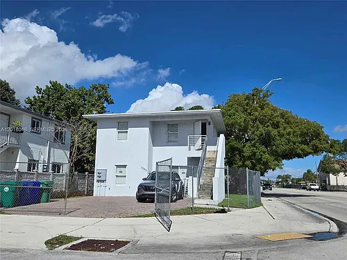 1707 NW 68th Ter #1 Photo 1 1707 NW 68th Ter #1 Photo 1