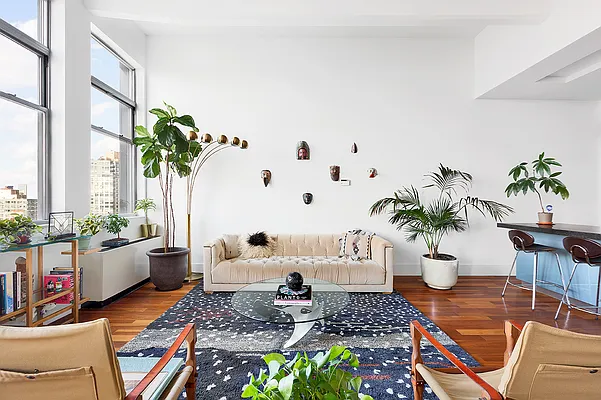 Rented by Compass | media 21