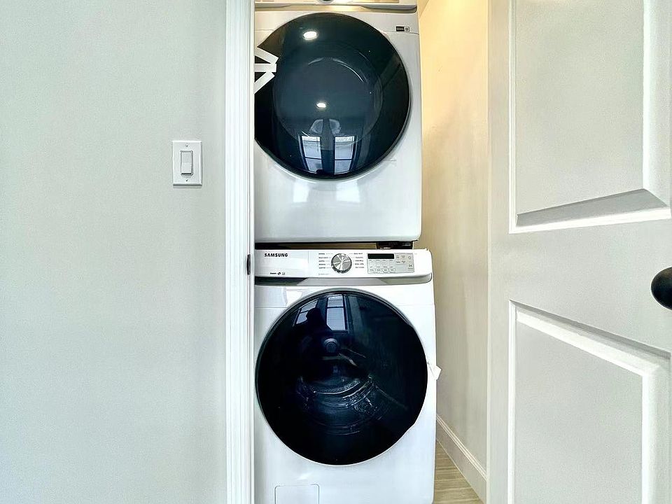 1st image of 2052 76th St #2
