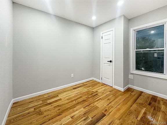 4th image of 15243 118th Avenue