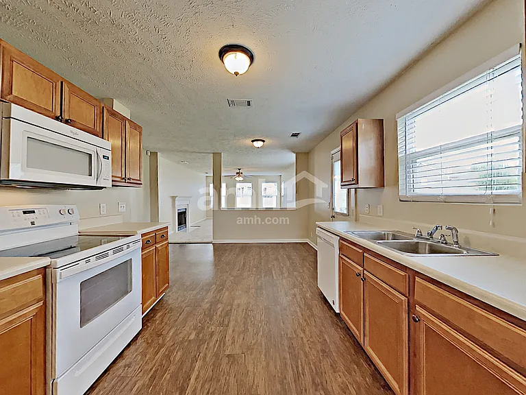 5507 Middlebury Dr — Photo 5