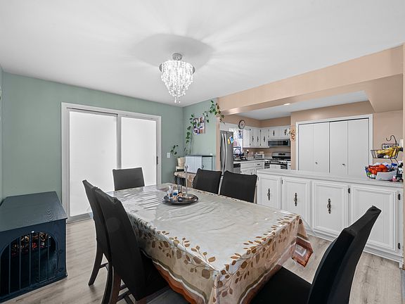 5th image of 220 N Rosedale Ave