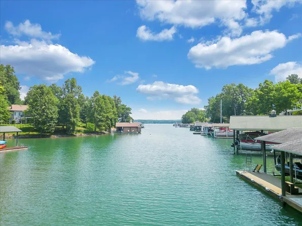 88 Shelter Cove Dr, Moneta, VA 24121