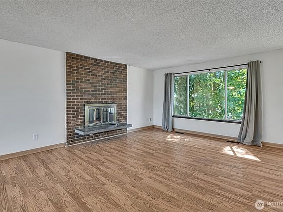 4th image of 16808 33rd Avenue S
