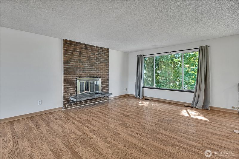 4th image of 16808 33rd Avenue S