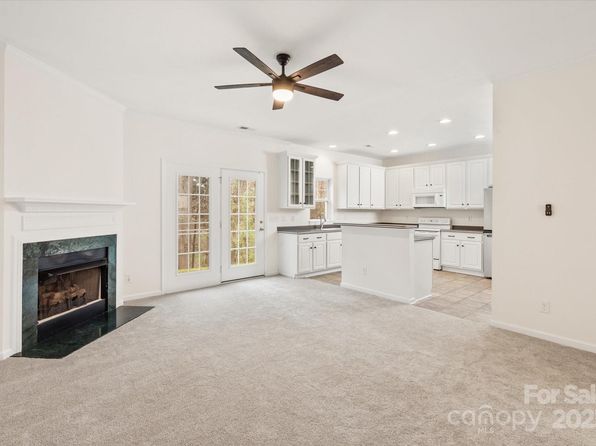 charlotte-north-carolina-65011711 picture